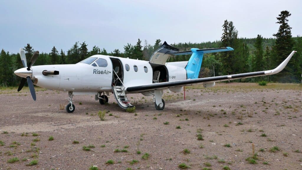 Pilatus PC-12 in Camsell Portage